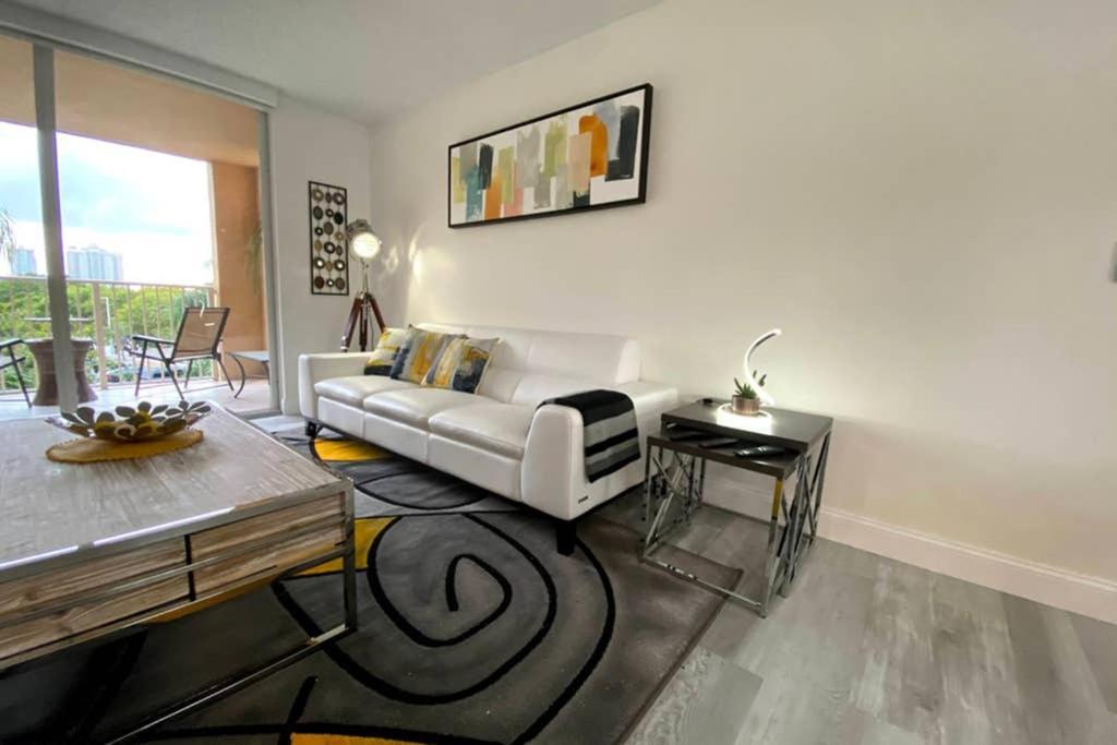 شقة Yacht Club At Aventura 2 Bed 2 Bath Luxurius Cozy Brand New 2020 المظهر الخارجي الصورة
